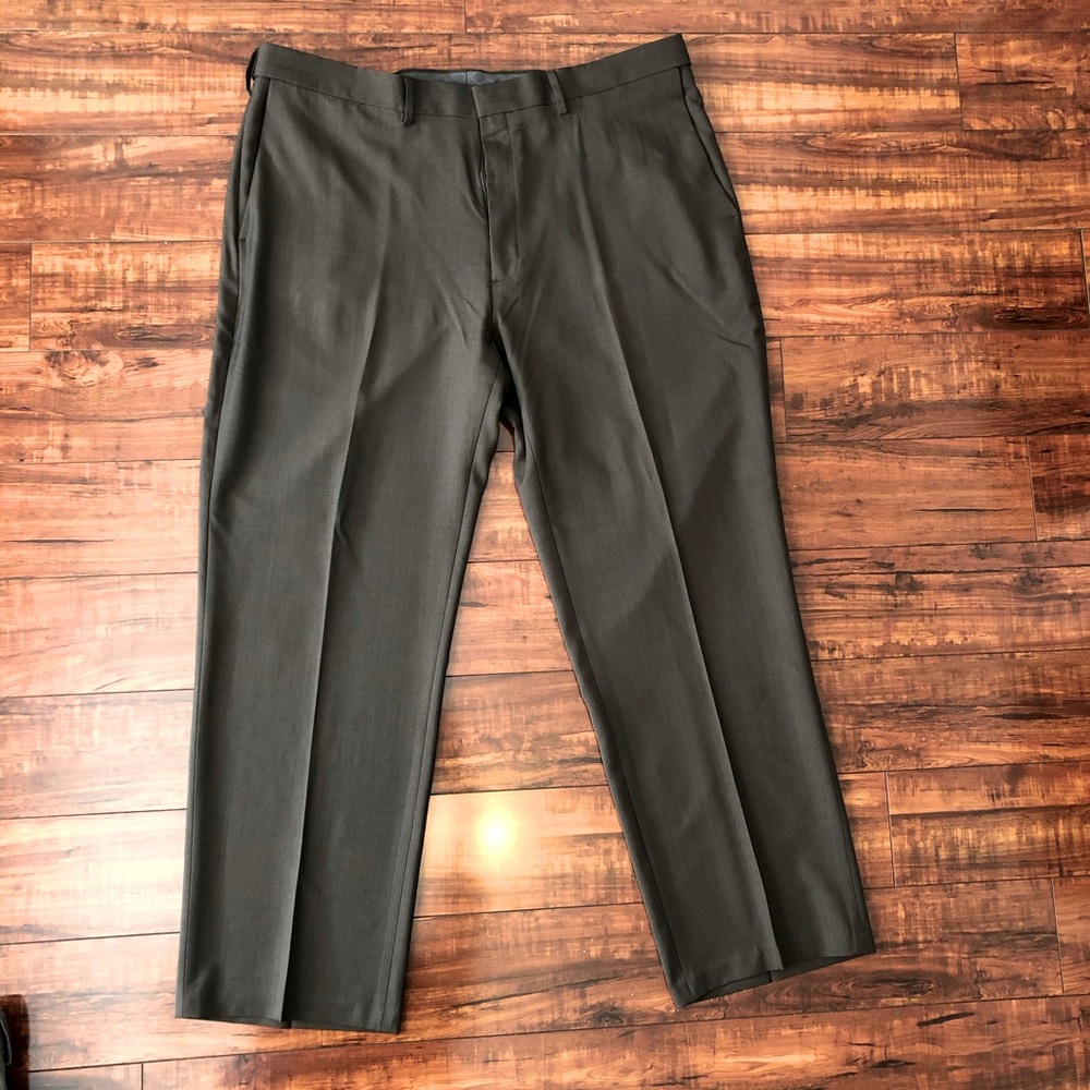 Haggar Premium Comfort Classic Fix dress pants.